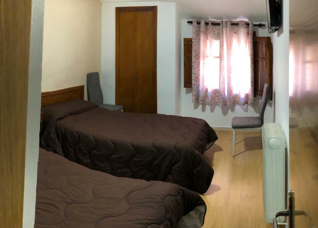 Hostal El Arco Almazán Exterior foto